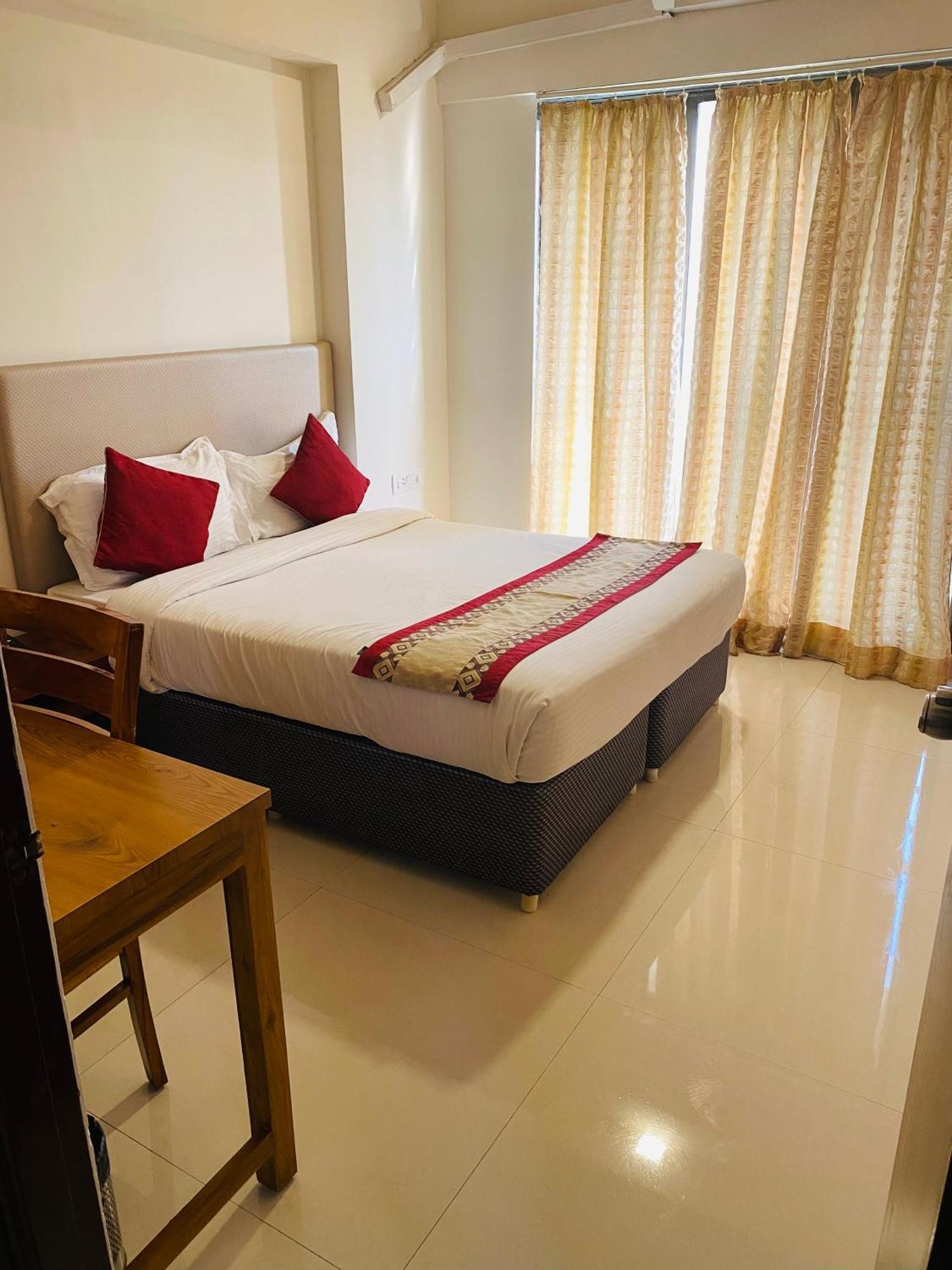 Mumbai House Luxury Apartments Santacruz East, Bombaj Zewnętrze zdjęcie