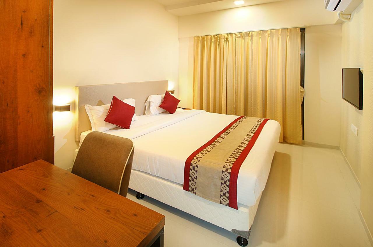 Mumbai House Luxury Apartments Santacruz East, Bombaj Zewnętrze zdjęcie