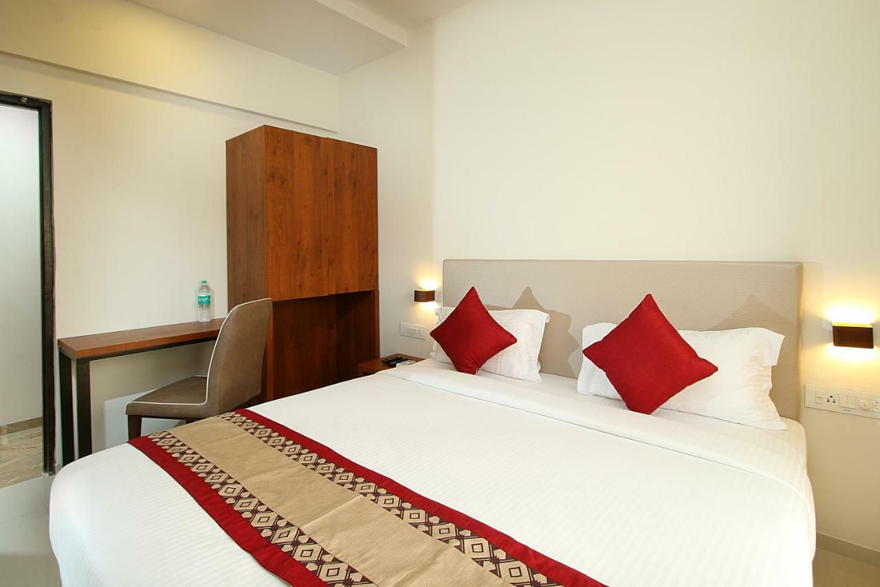 Mumbai House Luxury Apartments Santacruz East, Bombaj Zewnętrze zdjęcie